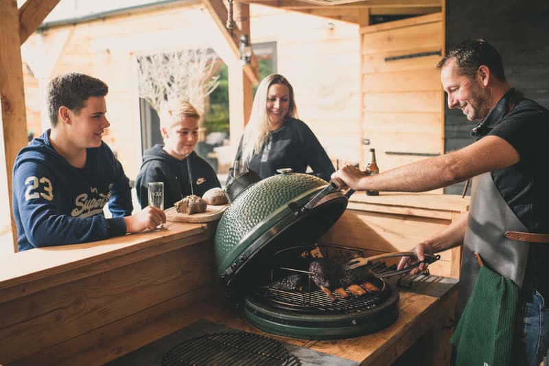 Big green egg grill party